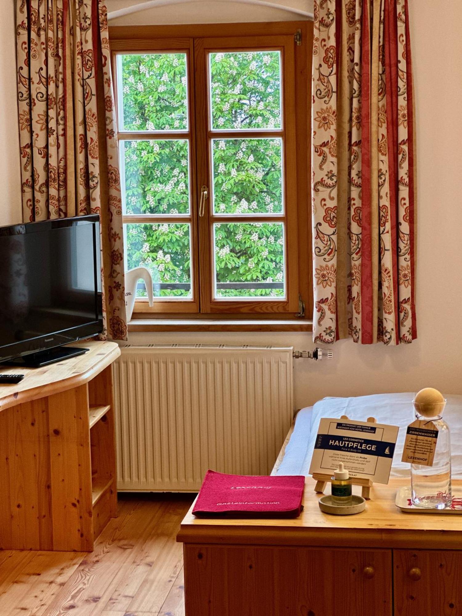 Lexenhof Hotel Nussdorf am Attersee Room photo